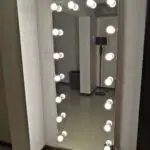 آینه هالیوودی لامپی