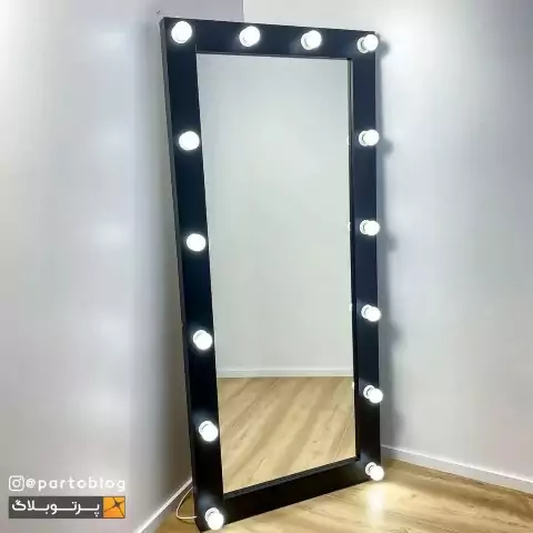 آینه هالیوودی چراغ دار
