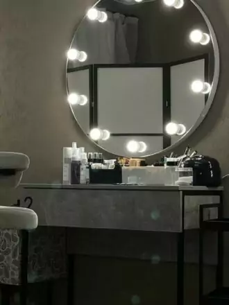 آینه گرد چراغ دار